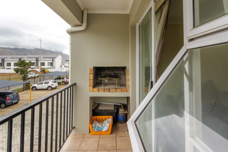 To Let 2 Bedroom Property for Rent in Gordons Bay Central Western Cape